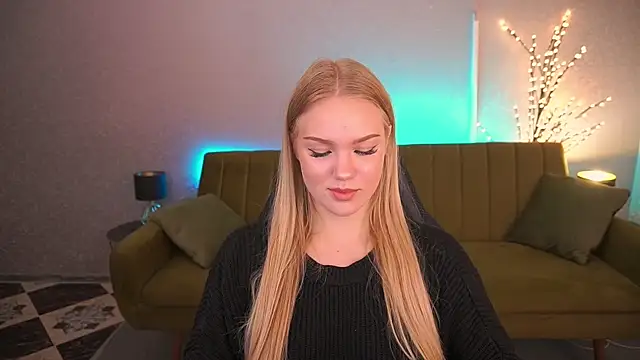 Snapshot of CelesteNoir chatting on September 18, 2025, 6:37 am CelesteNoir online show from September 18, 2025, 6:37 am