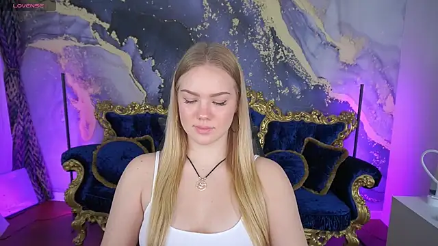 Snapshot of CelesteNoir chatting on November 10, 2025, 8:13 am CelesteNoir online show from November 10, 2025, 8:13 am