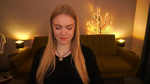 Snapshot of CelesteNoir chatting on December 2, 2025, 7:47 am CelesteNoir online show from December 2, 2025, 7:47 am