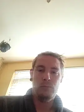 piercingpik online show from November 30, 2025, 11:25 am