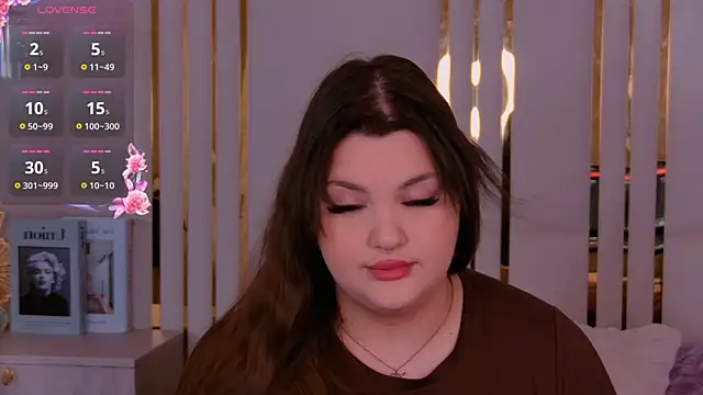 EmilyHyde online show from April 18, 2026, 8:53 pm