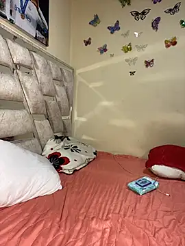 Vliacoooper2 online show from October 18, 2025, 6:05 am