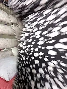 Vliacoooper2 online show from October 19, 2025, 5:52 am