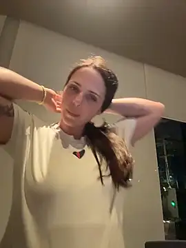 Lady LauraRose online show from February 14, 2026, 2:41 am