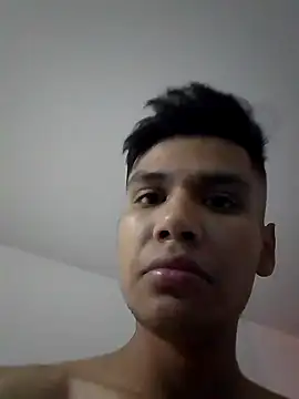 iRusx online show from October 19, 2025, 5:46 pm