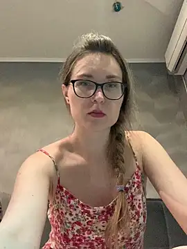 Snapshot of Jugira chatting on September 10, 2025, 9:37 pm Jugira online show from September 10, 2025, 9:37 pm
