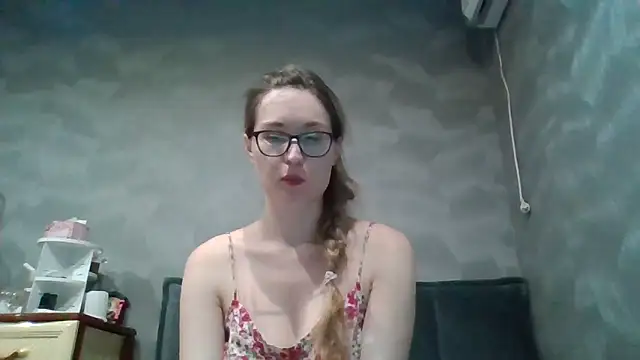 Snapshot of Jugira chatting on September 22, 2025, 10:56 pm Jugira online show from September 22, 2025, 10:56 pm