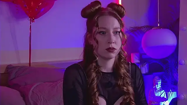 MiaEuphoria  online show from February 18, 2026, 4:19 am