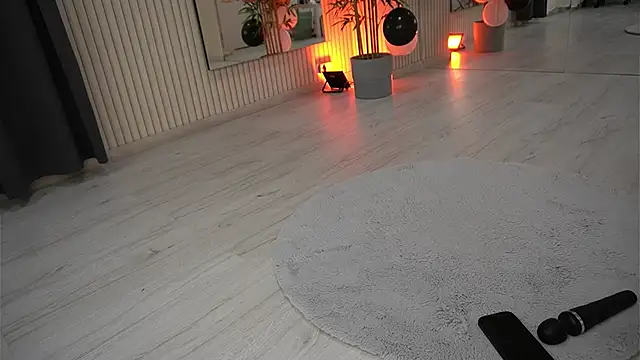 EmmaBlanco online show from November 21, 2025, 8:29 pm