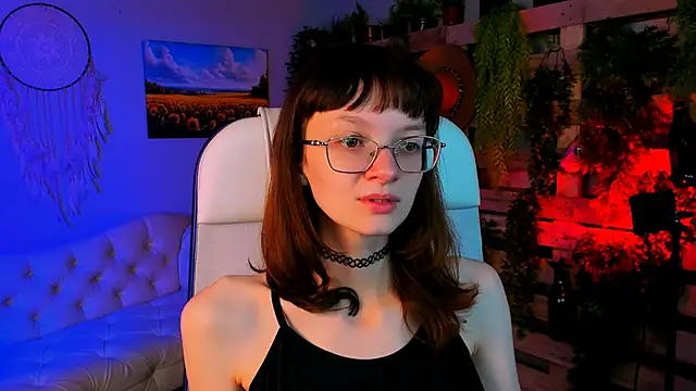 MollyJiggles online show from September 19, 2025, 12:17 pm