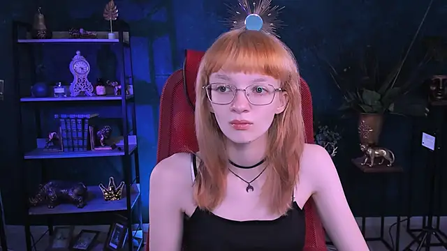 MollyJiggles online show from October 2, 2025, 12:23 pm