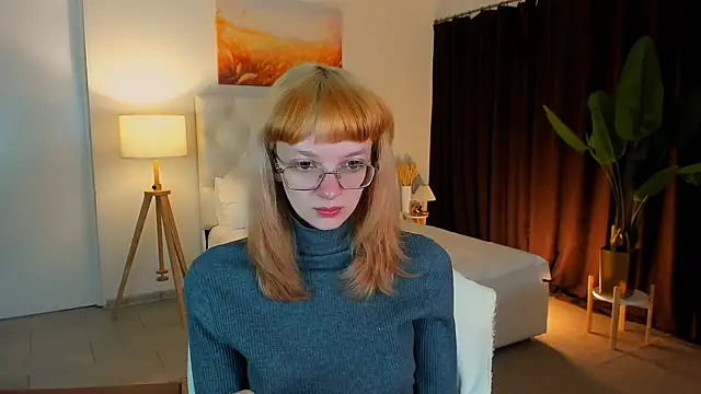 MollyJiggles online show from October 4, 2025, 12:36 pm