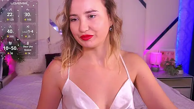 SofieBloom online show from October 9, 2025, 7:34 pm