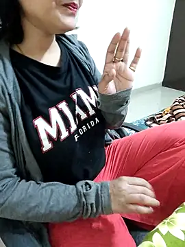 Snapshot of Pihu_Chopra chatting on February 4, 2026, 3:18 pm Pihu Chopra online show from February 4, 2026, 3:18 pm