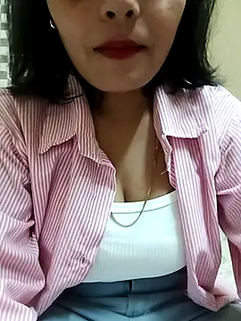 Snapshot of Pihu_Chopra chatting on May 3, 2026, 6:52 am Pihu Chopra online show from May 3, 2026, 6:52 am