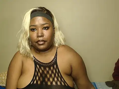 Snapshot of SexyEbonyy_ chatting on October 6, 2025, 10:18 pm SexyEbonyy  online show from October 6, 2025, 10:18 pm