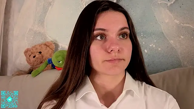 chloemilka online show from May 22, 2026, 7:41 pm