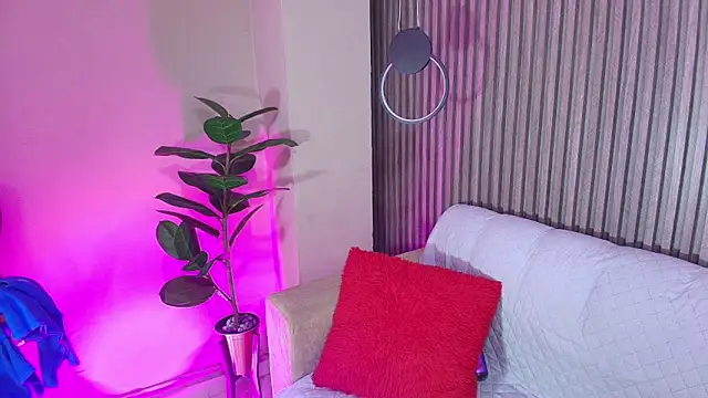 biancaa 18 online show from September 17, 2025, 7:15 pm