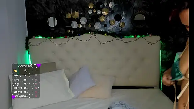 Snapshot of salome_rojas_ chatting on December 3, 2025, 9:24 pm salome rojas online show from December 3, 2025, 9:24 pm