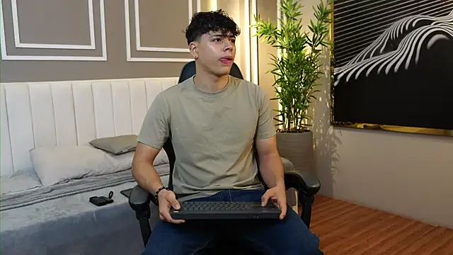 Ethan occonor online show from November 5, 2025, 8:14 am