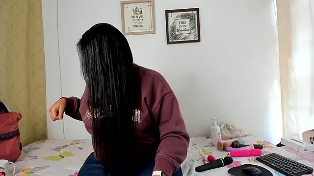 selena jhonson online show from February 9, 2026, 1:37 pm