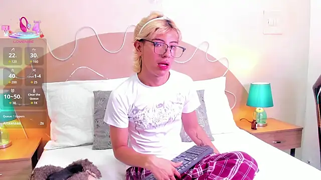 Enrrixxx  online show from November 27, 2025, 10:12 pm