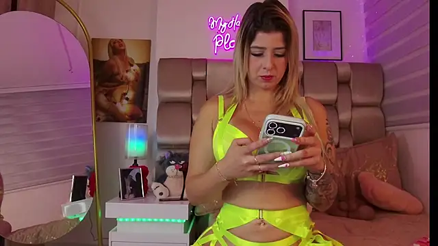 XXMILE online show from November 18, 2025, 11:58 am