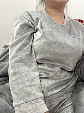 PhuongNhi21 online show from November 24, 2025, 2:39 pm