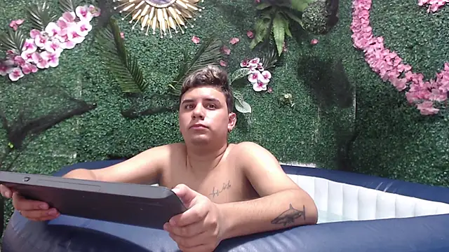 DavilANDkevin2 online show from November 1, 2025, 2:57 am