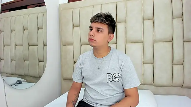 DavilANDkevin2 online show from November 25, 2025, 2:33 am