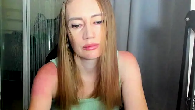 Snapshot of JessFoxxx chatting on June 17, 2026, 2:58 am JessFoxxx online show from June 17, 2026, 2:58 am