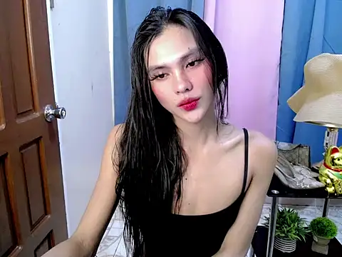 Snapshot of Ur_latinahotpaprika chatting on May 7, 2026, 2:33 pm Ur latinahotpaprika online show from May 7, 2026, 2:33 pm