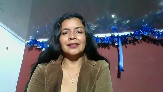 DianaOchoa  online show from December 19, 2025, 2:18 am