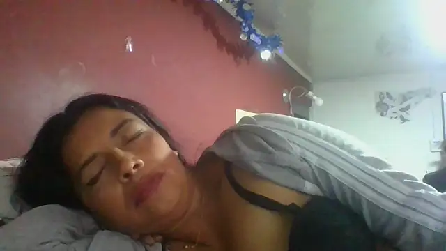 DianaOchoa  online show from February 18, 2026, 9:27 am