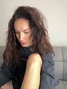 goodgirldevil online show from November 13, 2025, 11:09 am