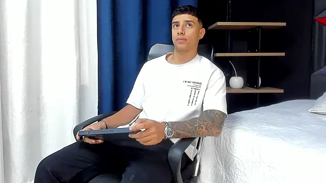 jaze bradley online show from January 19, 2026, 11:25 am