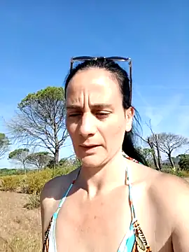 Snapshot of caro252 chatting on May 30, 2026, 6:54 am caro252 online show from May 30, 2026, 6:54 am
