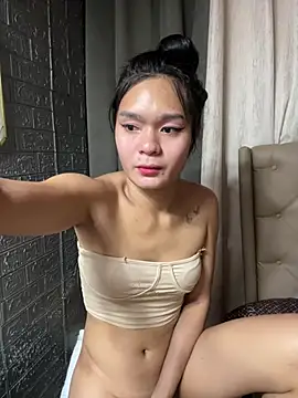 yourlovingperlita69 online show from February 25, 2026, 8:29 pm