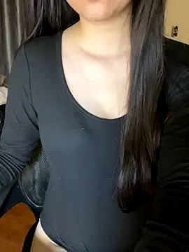  kween23 online show from December 4, 2025, 12:58 pm