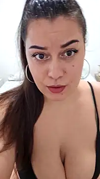 Snapshot of Larissa4U chatting on October 24, 2025, 12:56 pm Larissa4U online show from October 24, 2025, 12:56 pm