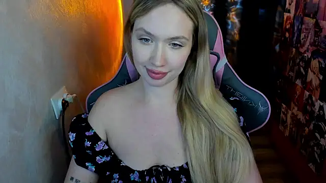 NicoleRiccii online show from November 25, 2025, 7:36 pm