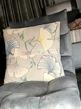 meiiijr55 online show from November 28, 2025, 4:53 pm