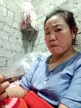 jienrrr online show from October 22, 2025, 1:11 pm