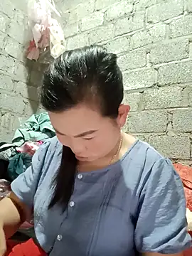 jienrrr online show from October 27, 2025, 2:04 am