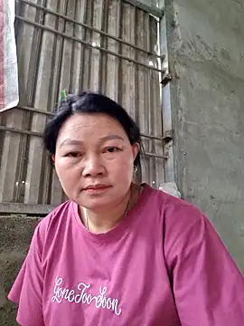 yoowwmr online show from November 6, 2025, 3:51 am