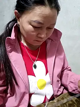 yoowwmr online show from January 15, 2026, 2:43 pm