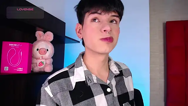 Ezra Storm online show from December 17, 2025, 4:40 am