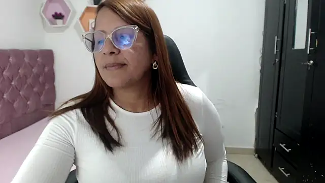 Snapshot of cristydirtyhot chatting on November 30, 2025, 7:07 pm cristydirtyhot online show from November 30, 2025, 7:07 pm