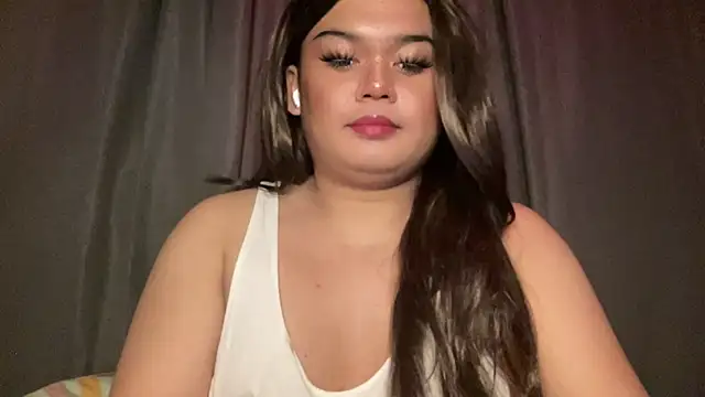 RedHead Thalia online show from April 12, 2026, 10:04 pm