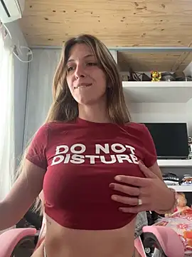 irisdollbb online show from October 5, 2025, 1:53 pm